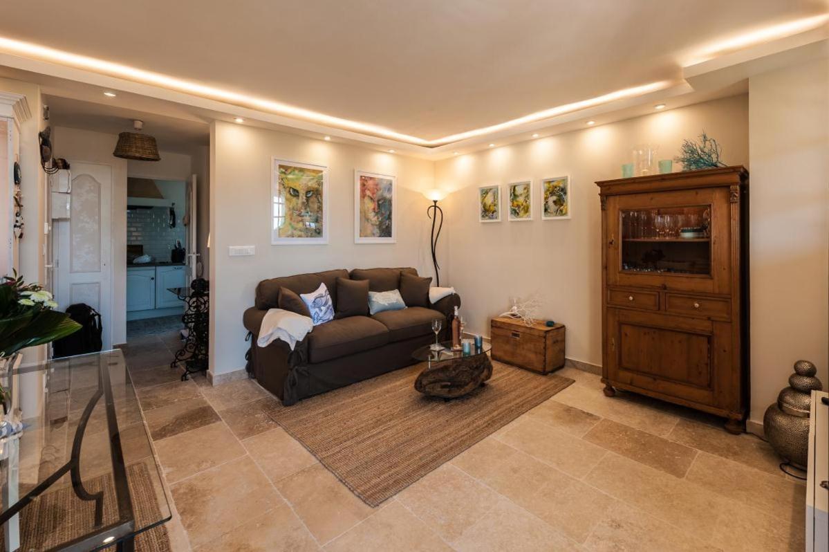 Appartement Le Poisson Bleu Saint-Raphaël Εξωτερικό φωτογραφία